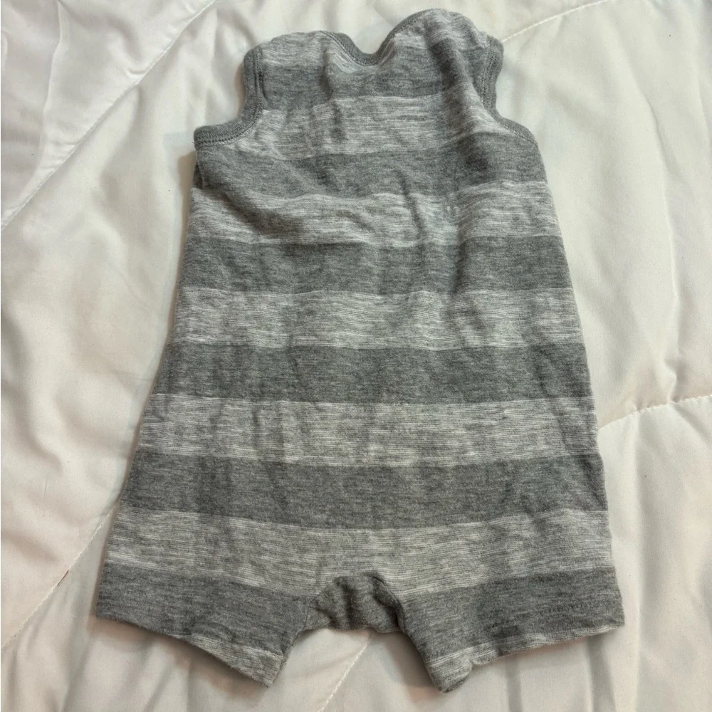 Cute Old Navy Gray Striped Kids One Piece shorts outfit- size 6-12 months